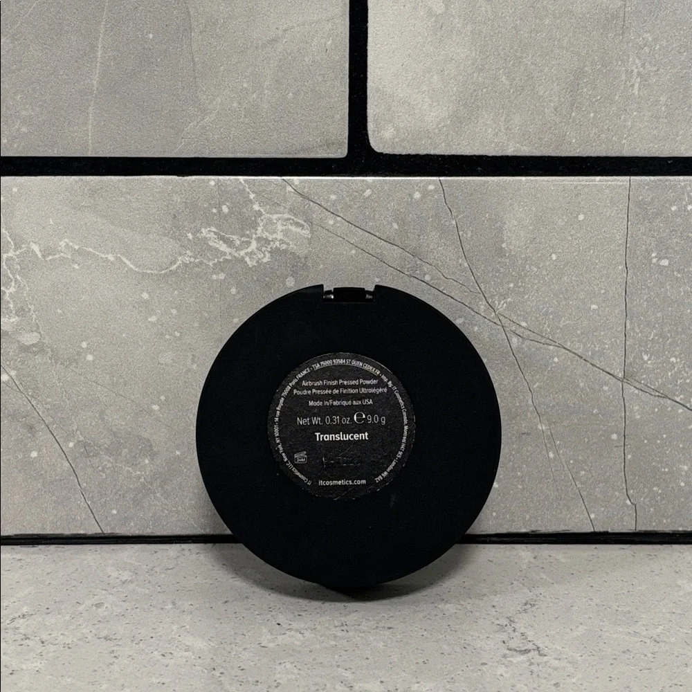 It Cosmetics Bye Bye Pores Pressed Powder